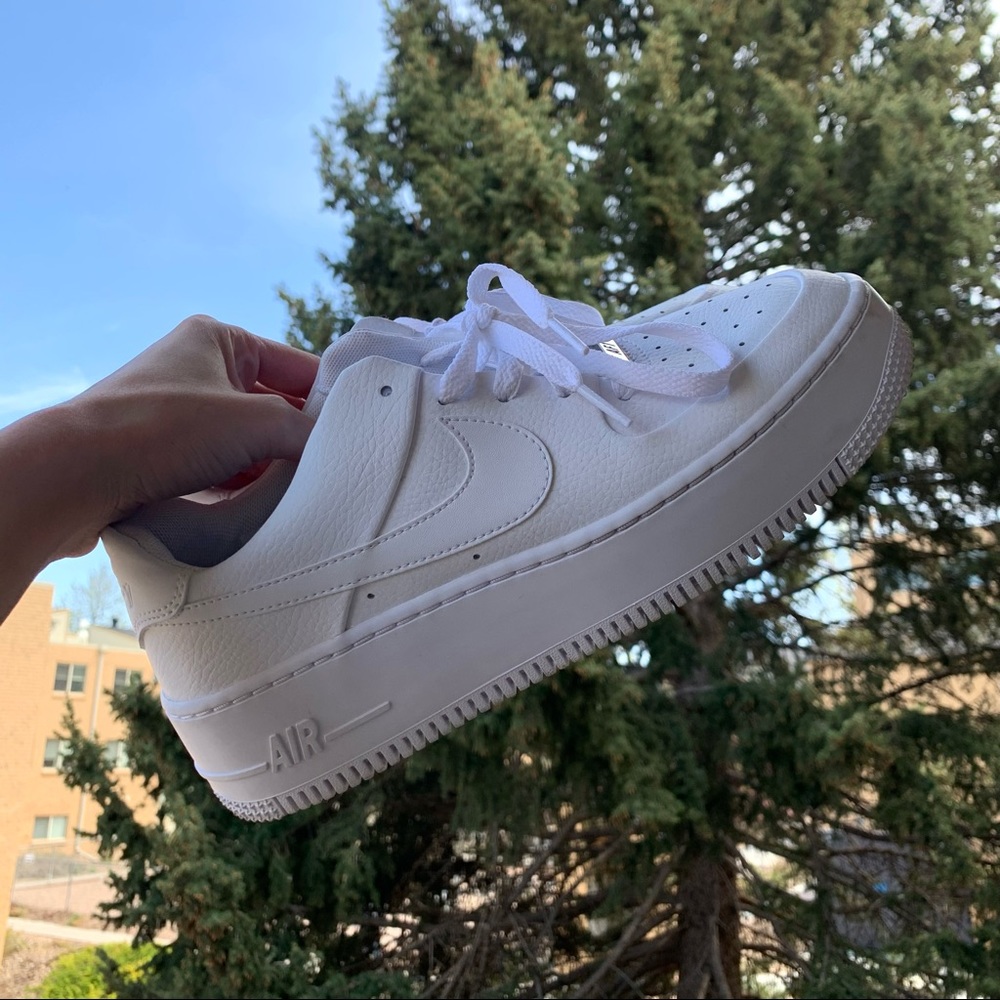 Nike Air Force 1 Sage Low Sneakers